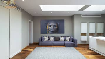 Villa – superior, 5 soverom, bassengutsikt, executive-nivå | Innvendig