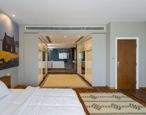 Superior Villa, 5 Bedrooms, Pool View, Executive Level | Egyptian cotton sheets, premium bedding, blackout drapes - ALSAWAH Luxury 5BR Palace  Green Revolution Sheikh Zayed (Sheikh Zayed City)