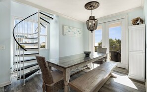Dining - Crow's Nest at Blue Mountain Beach - Ocean View - Private Beach Access (Santa Rosa Beach)