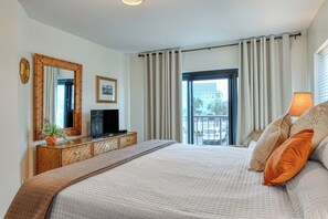 Free WiFi - Channelfront Condo with a Pool! Across from the Ocean (Garden City Beach)