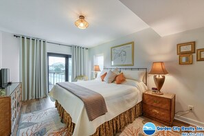 Room - Channelfront Condo with a Pool! Across from the Ocean (Garden City Beach)