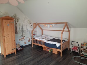 6 bedrooms, iron/ironing board, WiFi, bed sheets - Large family home in Annecy 6 bedrooms 12 people 15 minutes from the lake! (Annecy)