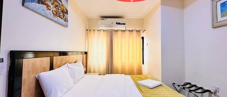 Een kluis op de kamer, verduisterende gordijnen, geluiddichte muren