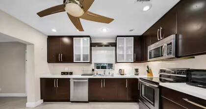 2340 Pool House 7