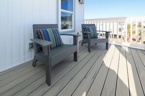 Terrace/patio - 8 BR Beach House with a Private Private Pool & Elevator! Big View (Surfside Beach)