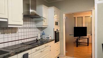 Micro-ondes, four, plaque de cuisson, lave-vaisselle