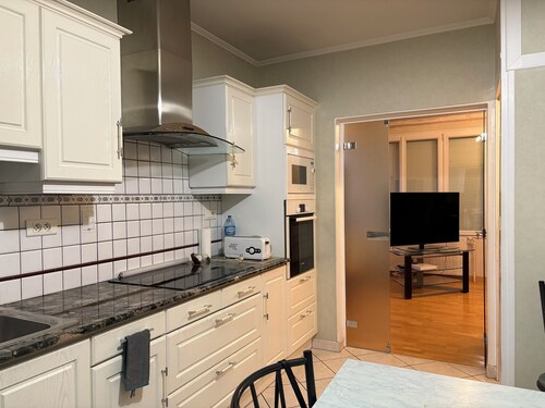 Leisure center and swimming pool 5 minutes away. Town center and Hyper U center 400m away.