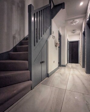 Interior - Fabulous 5-bedroom house in Manchester perfect for Groups or Families getaway (Manchester)