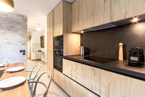 Frigorifero, microonde, forno, lavastoviglie