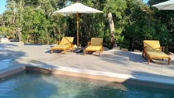 Piscine extérieure (ouverte en saison)