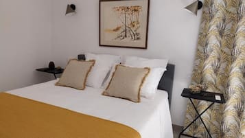 In-room safe, blackout curtains, free WiFi