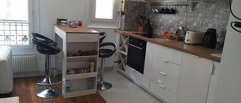 Réfrigérateur, micro-ondes, four, lave-vaisselle