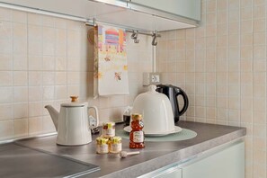 Kylskåp, diskmaskin och brödrost