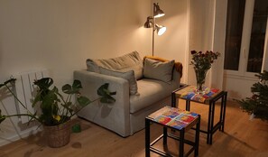 Living area - Apartment near Sacré-Cœur (Paris)