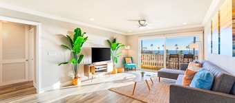 Amazing Location, Walk To Everything, Stunning Views!