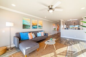 Smart TV - Amazing Location, Walk To Everything, Stunning Views! (Newport Beach)