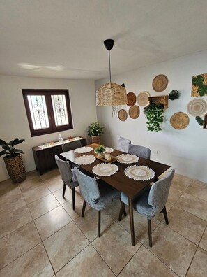 Dining - Casa Lola (Guanica)