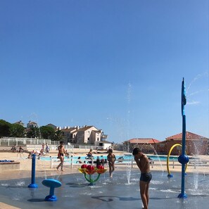Pool - T2 30m2 ground floor with small terrace ideal for families (Le Barcarès)