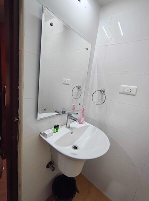 House | Bathroom - Townhouse Cineplanet Kompally (Hyderabad)