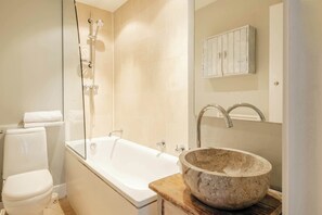 Hair dryer, towels - Garden Flat in Kensington (Greater London)