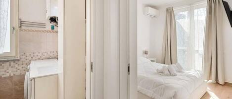 1 Schlafzimmer, Bügeleisen/Bügelbrett