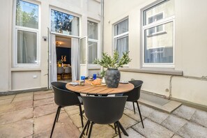 Outdoor dining - 6BR Voll möblierte Wohnung im Stadtzentrum (Bielefeld)