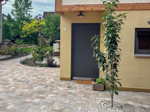 Haus Kirsche: Exclusive wellness hideaway with sauna, panoramic window & nature trail