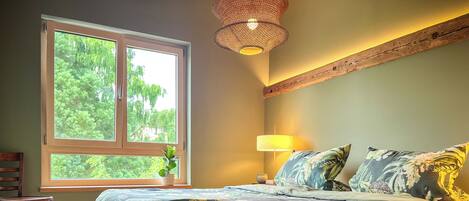 3 habitaciones, tabla de planchar con plancha, wifi y ropa de cama