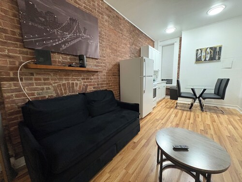 Group-Friendly Duplex Near Broadway, Walk to Times Square