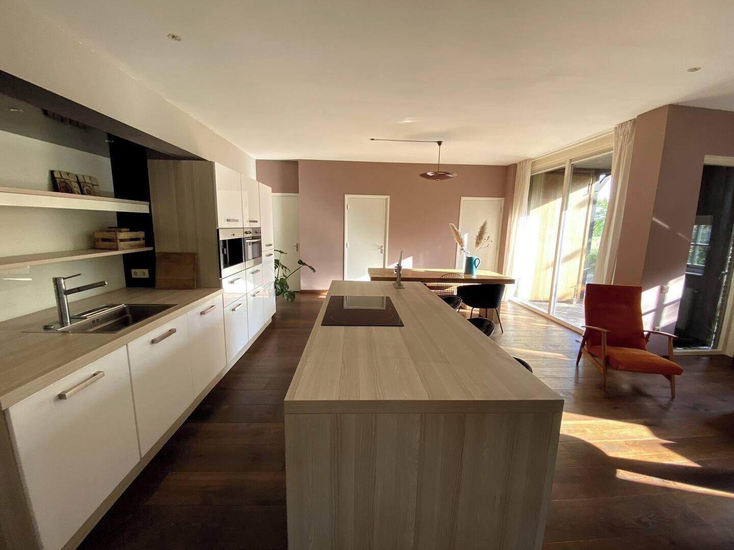 Réfrigérateur, four, plaque de cuisson, lave-vaisselle