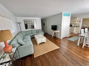 TV - Perfect Beach Vacation Home - One Block From The Beach (Dewey Beach)