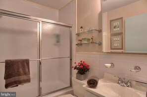 Een douche, een haardroger