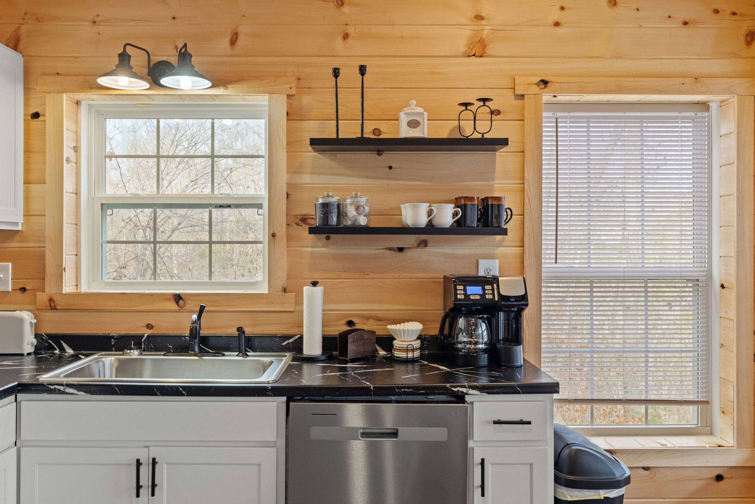 Microondas, horno, placa de cocina, lavavajillas