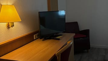 Standard-Doppel- oder -Zweibettzimmer, Blick auf den Innenhof | Innenbereich