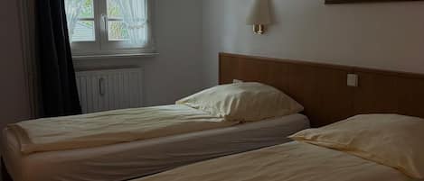 Laptop workspace, free WiFi