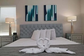 6 bedrooms, iron/ironing board, WiFi - NEW! 176CC-Balmoral Resort (Haines City)