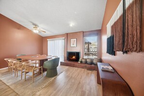 Dining - NEW! Albuquerque Escape | Hot Tub + Atrium (Albuquerque)