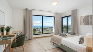 3 Schlafzimmer, Schreibtisch, Bügeleisen/Bügelbrett, WLAN