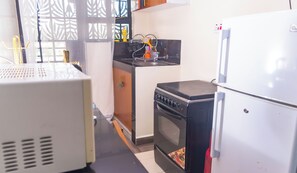 Private kitchen - City Nest 2 Bedrooms City View Apartment (Nairobi)