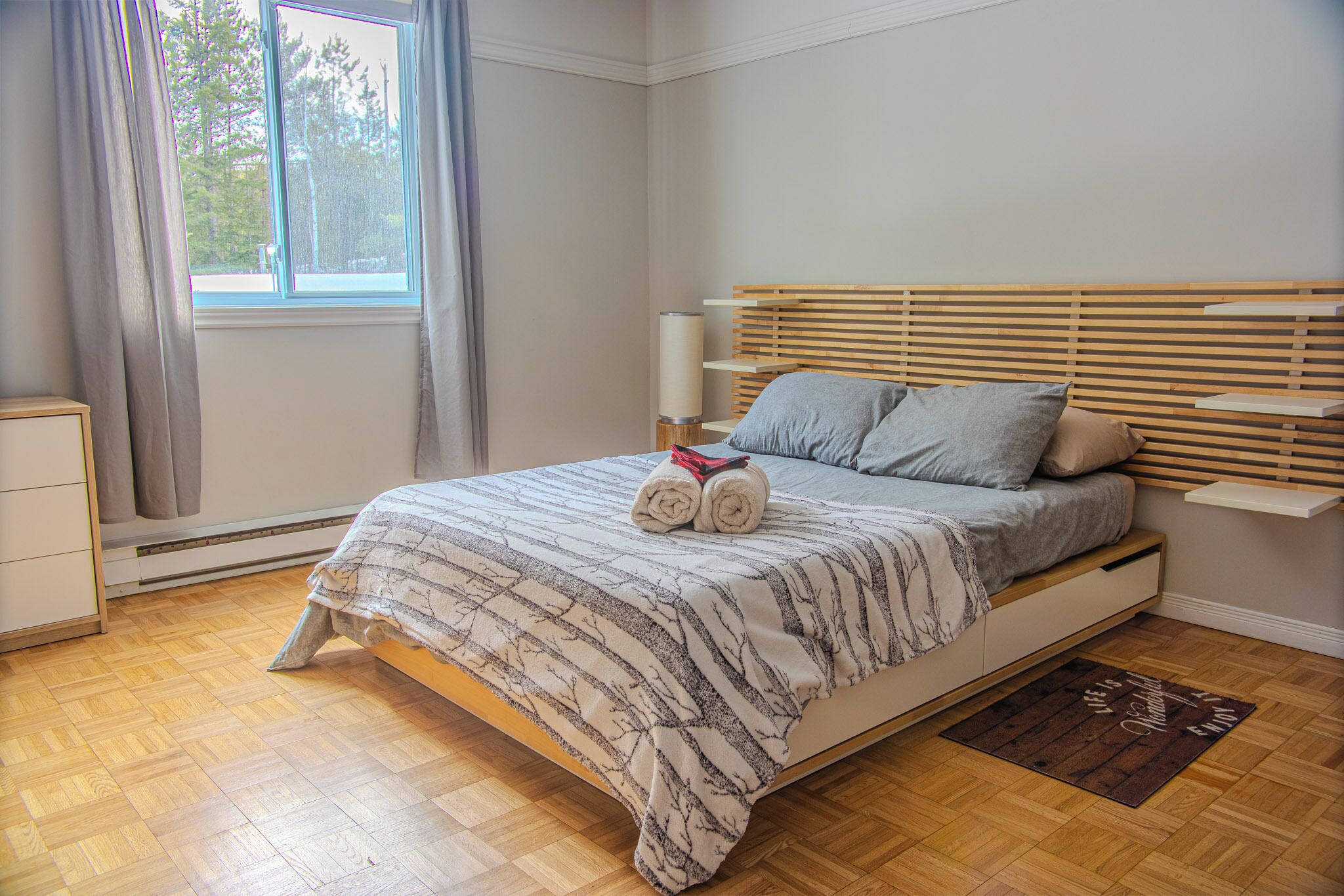 5 bedrooms, desk, free WiFi, bed sheets