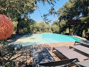Outdoor pool - La Crouzade, mas de caractère à Sommieres (Sommières)