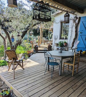 Outdoor dining - La Crouzade, mas de caractère à Sommieres (Sommières)