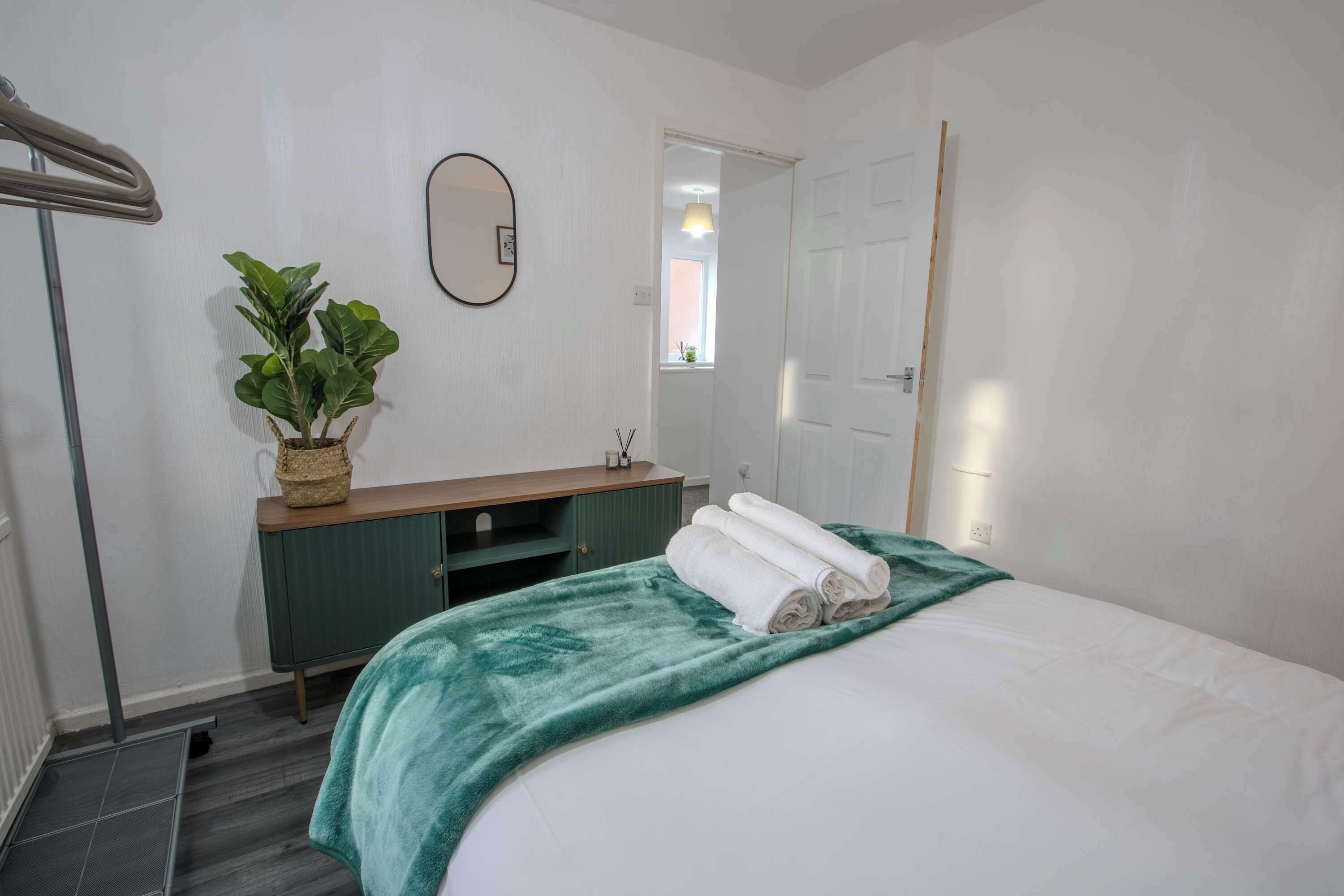 3 chambres, fer et planche à repasser, Wi-Fi gratuit, draps fournis