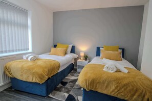 3 chambres, fer et planche à repasser, accès au Wi-Fi (inclus)