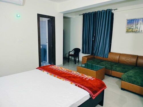 Collection O Zero Mile Patna