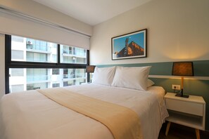 3 bedrooms, desk, iron/ironing board, WiFi - w* | Group-Friendly 3BR w/ Balcony in Miraflores (Miraflores)