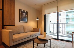 Een televisie en een kantoor