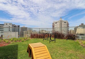 Property grounds - w* | Group-Friendly 3BR w/ Balcony in Miraflores (Miraflores)