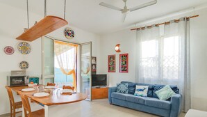 Living area - Montalbano House by Biddizzi Rari - Direct access to the beach, beach house (Località San Marco)