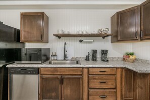 Private kitchen - The Perfect little hideaway in the Texas Panhandle. (Dumas)